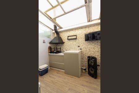 Casa de condomínio à venda com 73m², 2 quartos e 2 vagasÁrea Gourmet integrada com área de Serviço