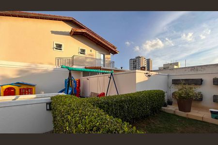 Casa de condomínio à venda com 73m², 2 quartos e 2 vagasHorta