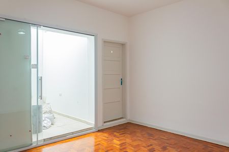 Casa para alugar com 160m², 4 quartos e 5 vagas Casa para alugar com 160m², 4 quartos e 5 vagasSuíte 3
