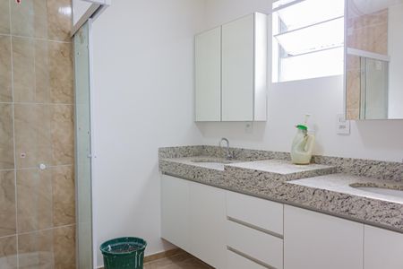 Casa para alugar com 160m², 4 quartos e 5 vagas Casa para alugar com 160m², 4 quartos e 5 vagasBanheiro da Suíte 3