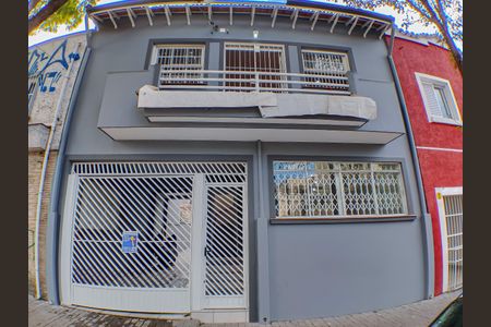 Casa para alugar com 160m², 4 quartos e 5 vagas Casa para alugar com 160m², 4 quartos e 5 vagasFachada