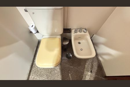 Apartamento à venda com 298m², 3 quartos e 3 vagasBanheiro da Suíte 1