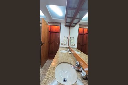 Apartamento à venda com 298m², 3 quartos e 3 vagasBanheiro da Suíte 3