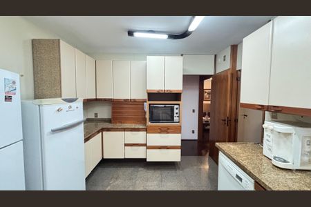 Apartamento à venda com 298m², 3 quartos e 3 vagasCozinha