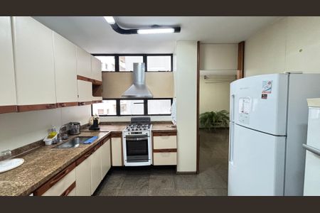 Apartamento à venda com 298m², 3 quartos e 3 vagasCozinha