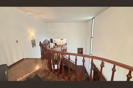 Apartamento à venda com 298m², 3 quartos e 3 vagasMezanino