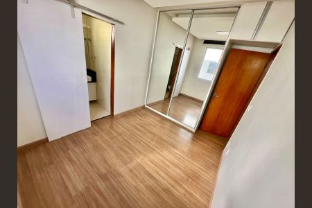 Apartamento à venda com 72m², 3 quartos e 2 vagasSuíte