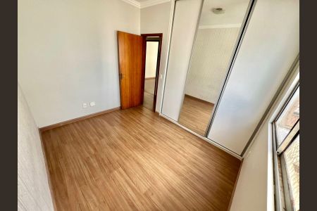 Apartamento à venda com 72m², 3 quartos e 2 vagasQuarto 1