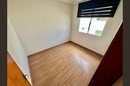 Apartamento à venda com 72m², 3 quartos e 2 vagasQuarto 2