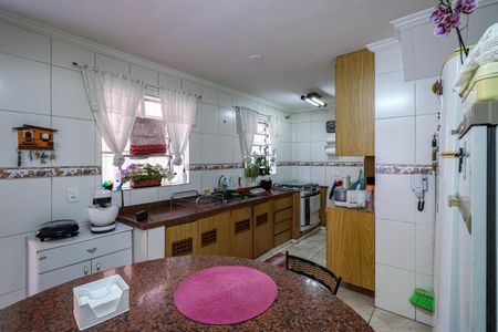 Casa à venda com 310m², 4 quartos e 5 vagasCozinha