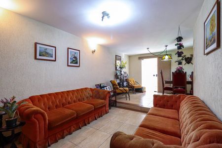 Casa à venda com 310m², 4 quartos e 5 vagasSala