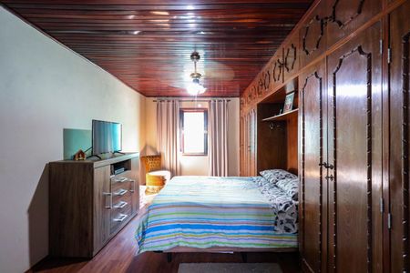 Casa à venda com 310m², 4 quartos e 5 vagasSuíte 4