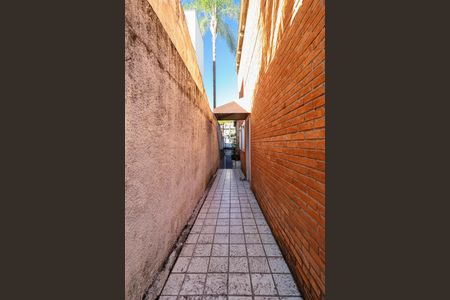 Casa à venda com 310m², 4 quartos e 5 vagasCorredor