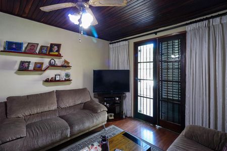 Casa à venda com 310m², 4 quartos e 5 vagasSuíte 1