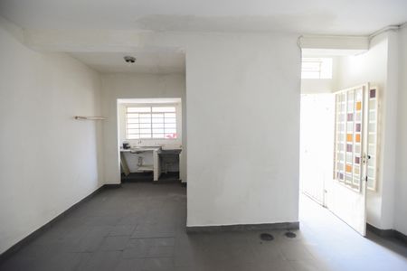 Casa para alugar com 30m², 1 quarto e sem vaga Casa para alugar com 30m², 1 quarto e sem vagaSala