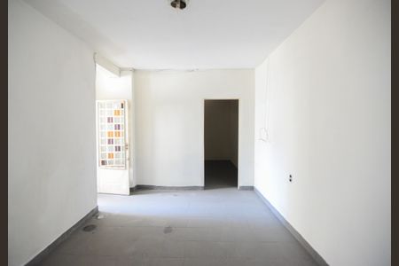 Casa para alugar com 30m², 1 quarto e sem vaga Casa para alugar com 30m², 1 quarto e sem vagaSala
