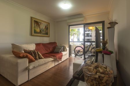 Apartamento à venda com 105m², 3 quartos e 2 vagas Apartamento à venda com 105m², 3 quartos e 2 vagasSala