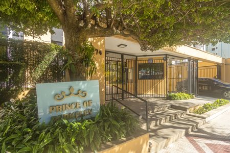 Apartamento à venda com 105m², 3 quartos e 2 vagas Apartamento à venda com 105m², 3 quartos e 2 vagasFachada