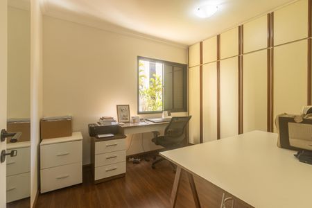 Apartamento à venda com 105m², 3 quartos e 2 vagas Apartamento à venda com 105m², 3 quartos e 2 vagasEscritório