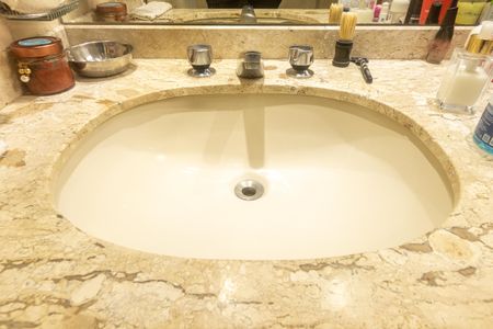 Apartamento à venda com 105m², 3 quartos e 2 vagas Apartamento à venda com 105m², 3 quartos e 2 vagasBanheiro da Suíte 1