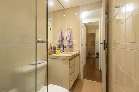 Apartamento à venda com 105m², 3 quartos e 2 vagas Apartamento à venda com 105m², 3 quartos e 2 vagasBanheiro