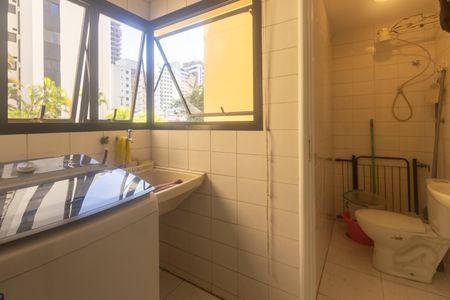 Apartamento à venda com 105m², 3 quartos e 2 vagas Apartamento à venda com 105m², 3 quartos e 2 vagasÁrea de Serviço