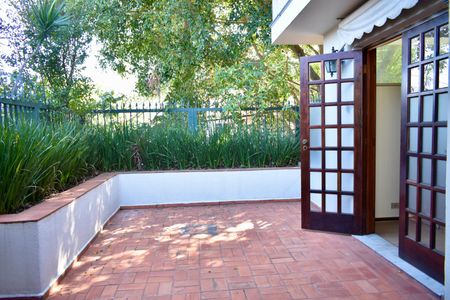 Casa à venda com 223m², 4 quartos e 3 vagas Casa à venda com 223m², 4 quartos e 3 vagasQuintal