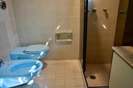 Casa à venda com 223m², 4 quartos e 3 vagas Casa à venda com 223m², 4 quartos e 3 vagasBanheiro Social