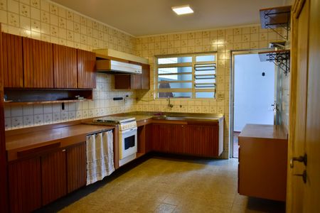 Casa à venda com 223m², 4 quartos e 3 vagas Casa à venda com 223m², 4 quartos e 3 vagasCozinha