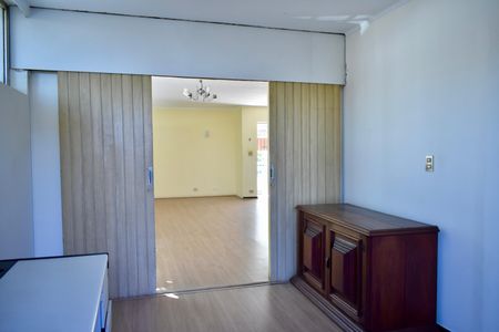 Casa à venda com 223m², 4 quartos e 3 vagas Casa à venda com 223m², 4 quartos e 3 vagasSala de Jantar