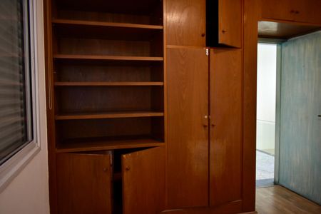 Casa à venda com 223m², 4 quartos e 3 vagas Casa à venda com 223m², 4 quartos e 3 vagasQuarto 1