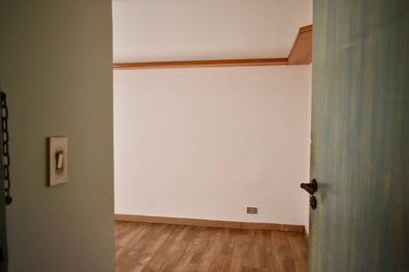 Casa à venda com 223m², 4 quartos e 3 vagas Casa à venda com 223m², 4 quartos e 3 vagasQuarto 4