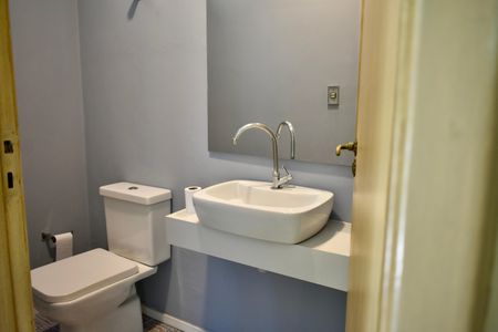 Casa à venda com 223m², 4 quartos e 3 vagas Casa à venda com 223m², 4 quartos e 3 vagasLavabo da Sala