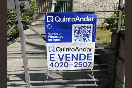 Casa à venda com 223m², 4 quartos e 3 vagas Casa à venda com 223m², 4 quartos e 3 vagasPlaca