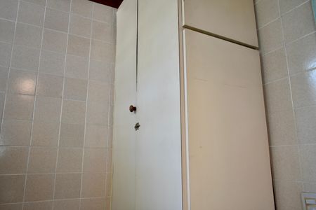 Casa à venda com 223m², 4 quartos e 3 vagas Casa à venda com 223m², 4 quartos e 3 vagasBanheiro Social