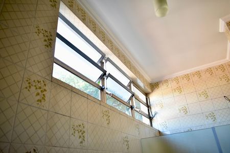 Casa à venda com 223m², 4 quartos e 3 vagas Casa à venda com 223m², 4 quartos e 3 vagasBanheiro da Suíte 2