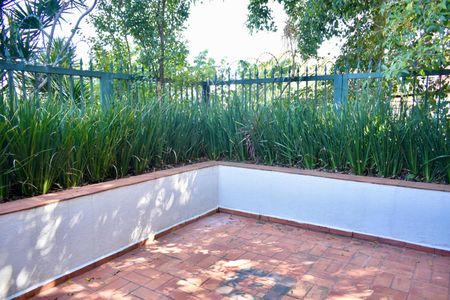 Casa à venda com 223m², 4 quartos e 3 vagas Casa à venda com 223m², 4 quartos e 3 vagasQuintal