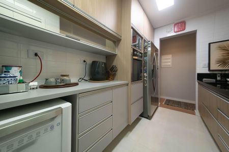 Apartamento à venda com 180m², 4 quartos e 4 vagasCozinha