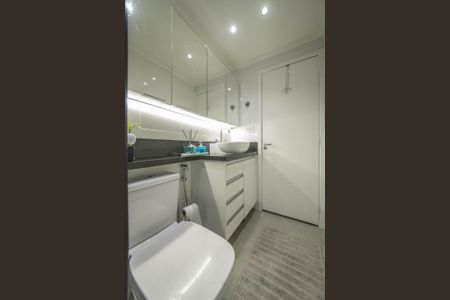 Apartamento à venda com 180m², 4 quartos e 4 vagasBanheiro Social 1