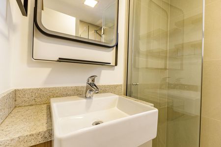 Studio para alugar com 25m², 1 quarto e 1 vaga Studio para alugar com 25m², 1 quarto e 1 vagaBanheiro