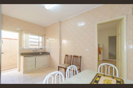 Casa à venda com 220m², 3 quartos e 2 vagas Casa à venda com 220m², 3 quartos e 2 vagasEdícula Cozinha