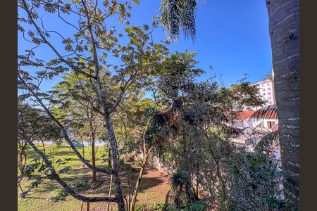 Casa à venda com 402m², 6 quartos e 2 vagasVista da Área de Serviço Casa 2