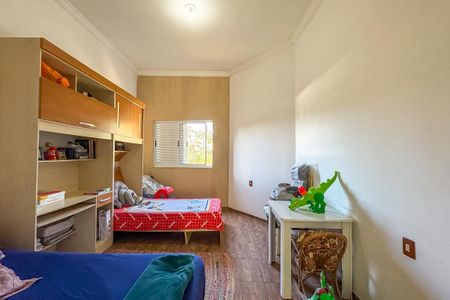 Casa à venda com 402m², 6 quartos e 2 vagasQuarto 1