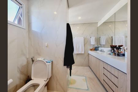 Apartamento à venda com 200m², 3 quartos e 3 vagas Apartamento à venda com 200m², 3 quartos e 3 vagasBanheiro da Suíte 2