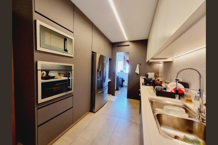 Apartamento à venda com 200m², 3 quartos e 3 vagas Apartamento à venda com 200m², 3 quartos e 3 vagasCozinha - Armários