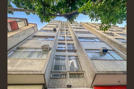 Apartamento à venda com 62m², 1 quarto e sem vaga Apartamento à venda com 62m², 1 quarto e sem vagaFachada