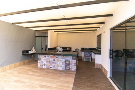 Casa à venda com 185m², 4 quartos e 1 vaga Casa à venda com 185m², 4 quartos e 1 vagaÁrea Externa