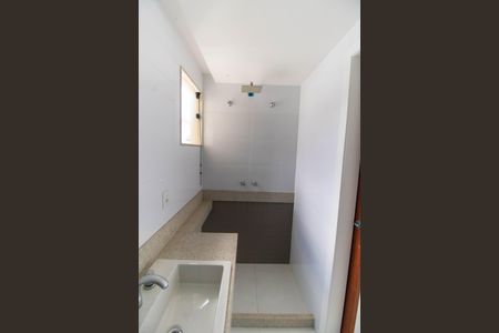 Casa à venda com 185m², 4 quartos e 1 vaga Casa à venda com 185m², 4 quartos e 1 vagaBanheiro da Suíte 2
