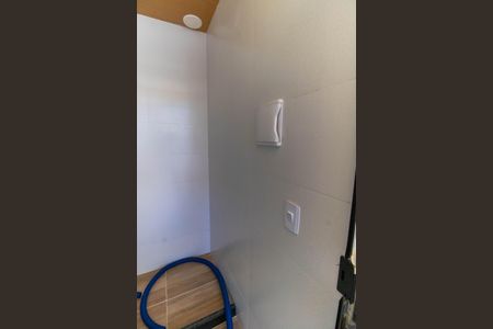 Casa à venda com 185m², 4 quartos e 1 vaga Casa à venda com 185m², 4 quartos e 1 vagaBanheiro de Serviço