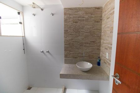 Casa à venda com 185m², 4 quartos e 1 vaga Casa à venda com 185m², 4 quartos e 1 vagaBanheiro Social